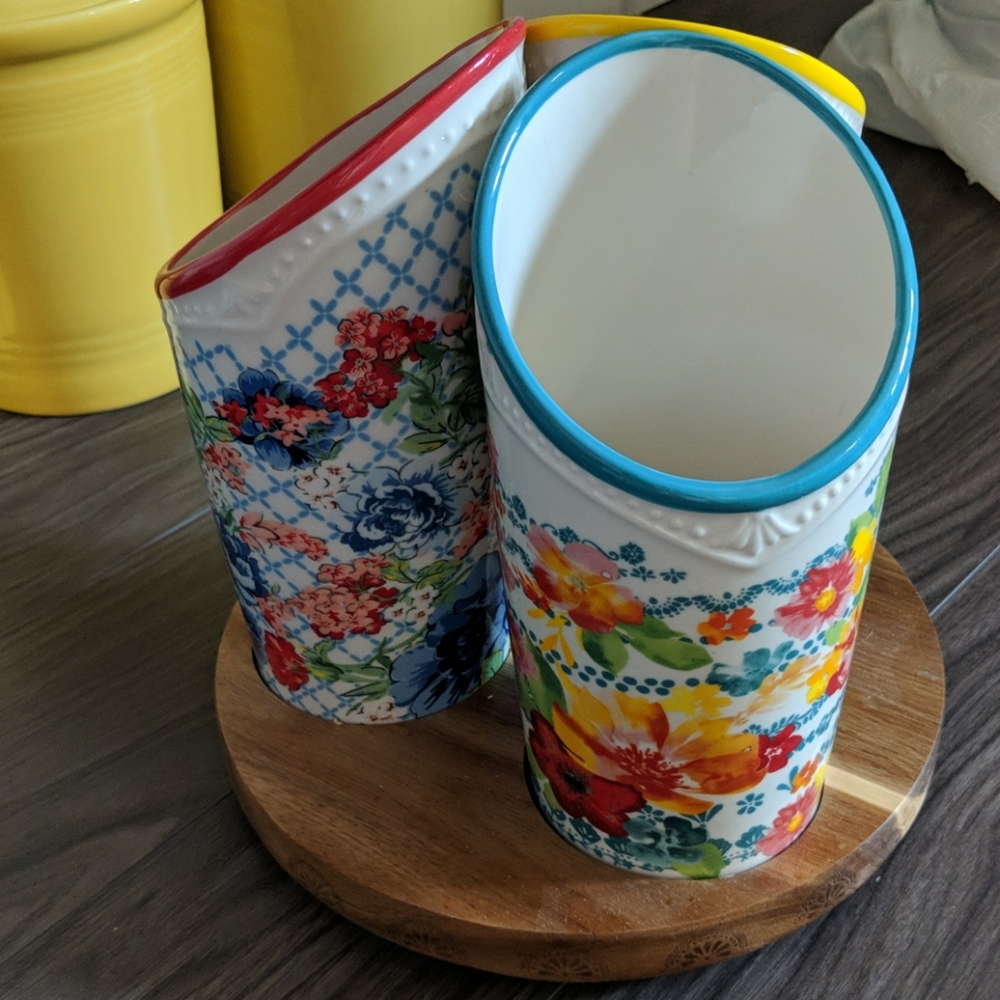 Pioneer woman utensil caddy on lazy Susan bamboo